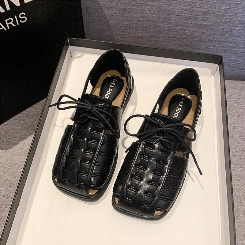 Тканые полые римские сандалии женские мягкие подошвы 2024 новые ретро нишевые женские туфли квадратные босоножки с ремешком на голове