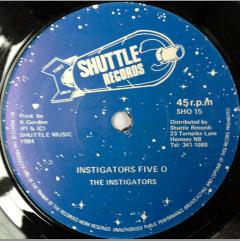 7-дюймовая пластинка INSTIGATORS Instigators Five O SHO15 Shuttle Records 1984 UK Регги Ска Даб Б/у