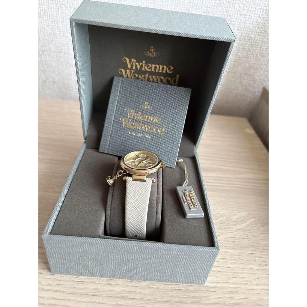 Б/у белые часы Vivienne Westwood с подвеской, в рабочем состоянии, с коробкой