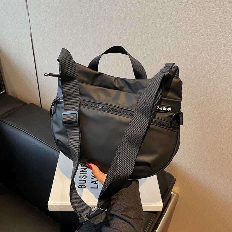 Сумка большой вместимости женская летняя новая сумка-мессенджер спортивный локомотивный стиль с чувством современности рабочая сумка для поездок