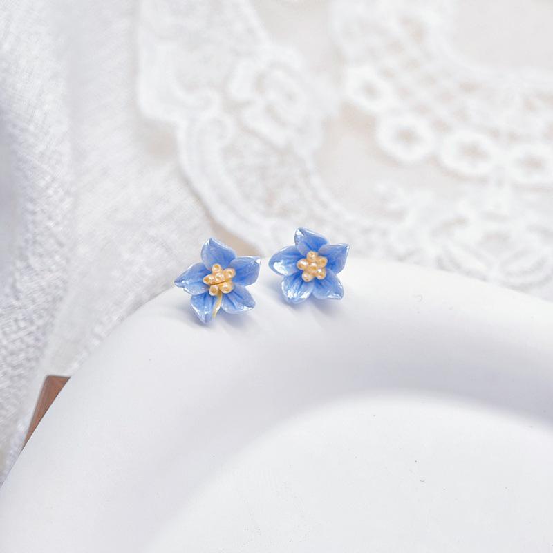 Элегантные простые цветочные серьги 2024 года - легкая роскошная мода