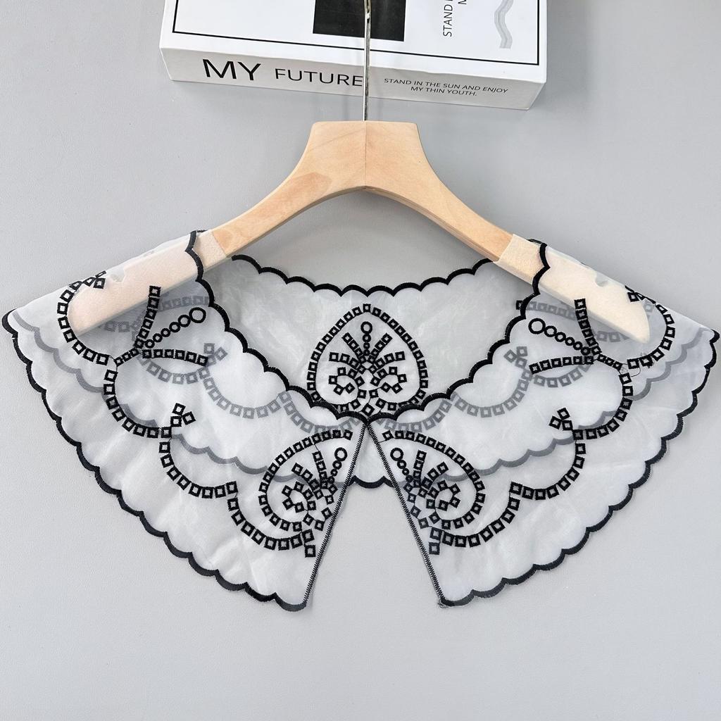 Eugen Yarn Retro Embroidery Fake Collar Versatile Collar Flower Clothing Hollow Decoration Small Shawl Lace Accessories
