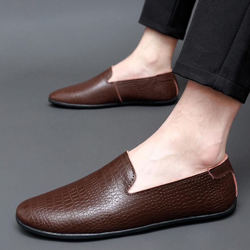 Модные мужские туфли slip on England Дышащие мужские мокасины из натуральной кожи Удобная обувь для мужчин Легкие мужские мокасины slip on