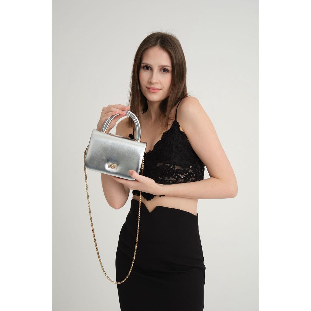 Женская сумка золотого цвета с золотым блестящим ремешком-цепочкой Женская сумка на плечо Сумка для вечернего платья