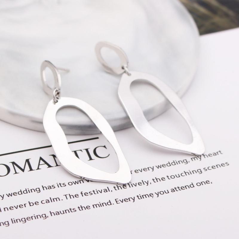 Heart Drop Earrings for Women Hollow Geometric Statement Pendants Hanging Earrings Uneven Alloy Dangle Earrings boucle d'oreille