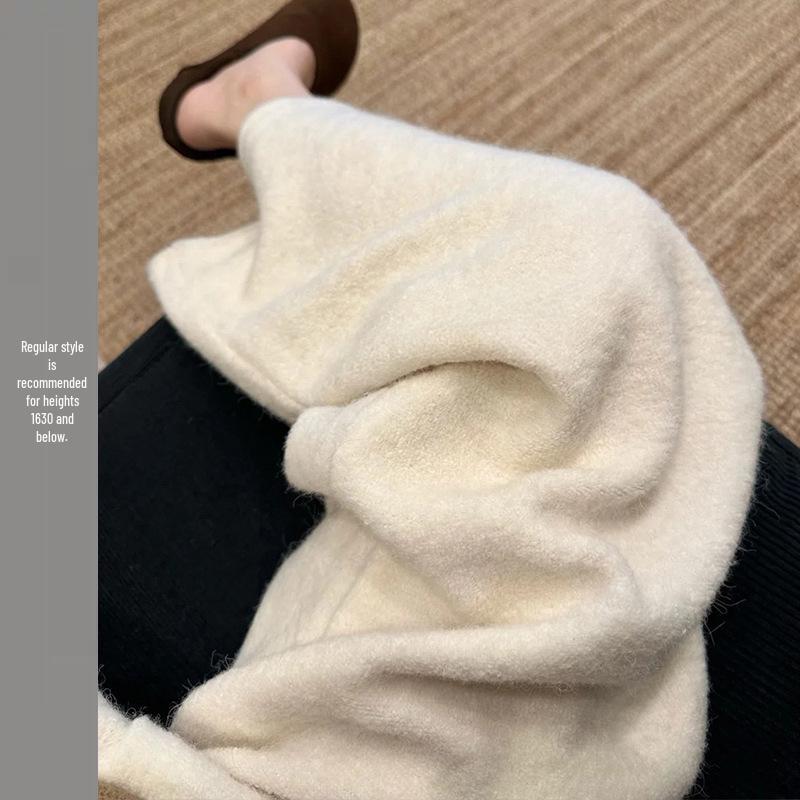 Женские широкополые брюки из шерсти цвета Off-White: Осень/Зима 2026. С высокой талией, с плюшевой подкладкой, свободные, прямого кроя, для миниатюрных, повседневный стиль.