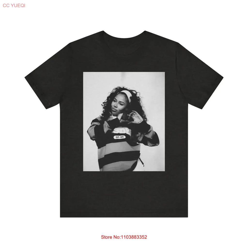 Aaliyah vintage portrait graphic T-shirt