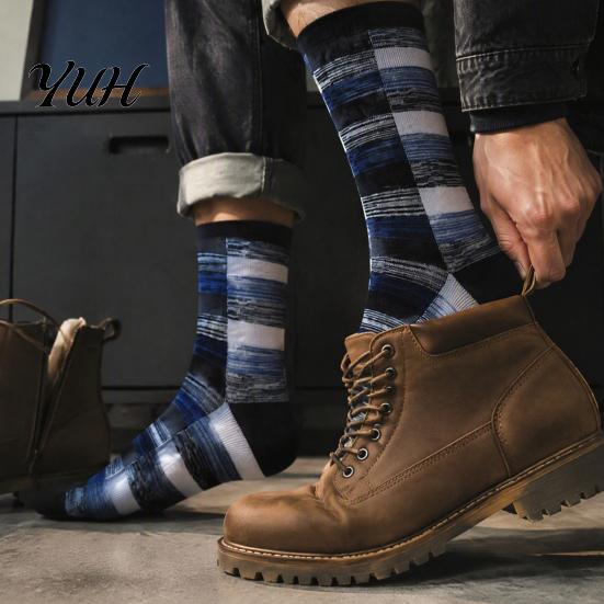 Retro Plaid Pattern Socks Men's Crew Socks, Thickened Combed Cotton Thermal Soft Fluffy Lining Breathable Anti-Odor Athletic Casual for Outdoor Daily