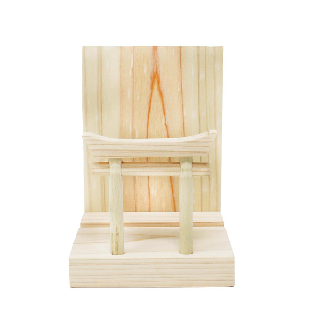 Синтоистский алтарь с воротами тории, изготовленный ремесленниками, идеально подходит для хранения талисманов, амулетов и других предметов.. Современный и простой, этот японский кипарис