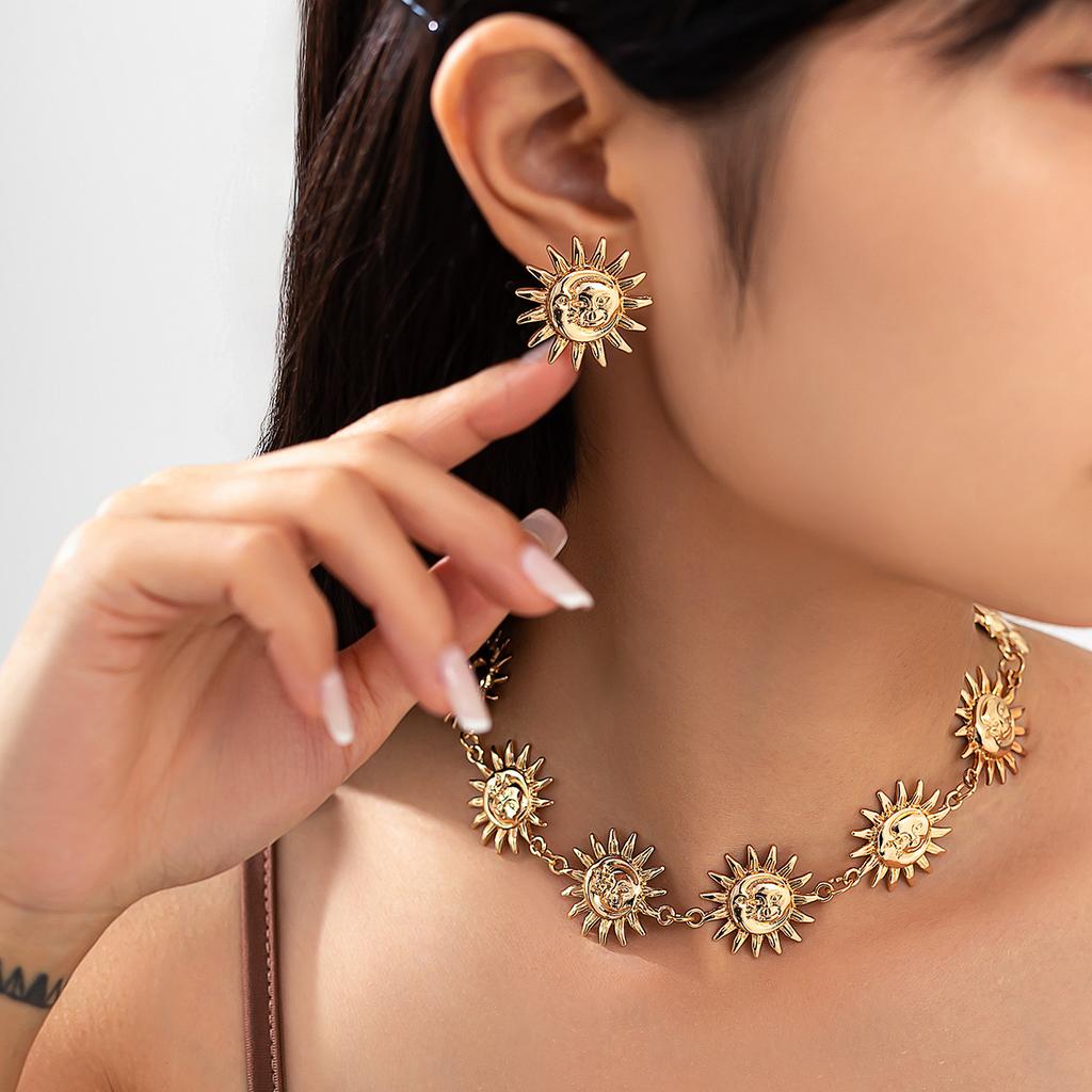 Light Luxury Style Sunflower Splicing Alloy Collarbone Chain Personalised Exaggerated Necklace Set Fashion Commuter Retro Travel Women's Necklace