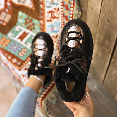 Женские зимние сапоги 2025 европейская и американская мода круглый носок плоская подошва бархатная верхняя одежда короткий верх пушистые на шнуровке хлопковые туфли