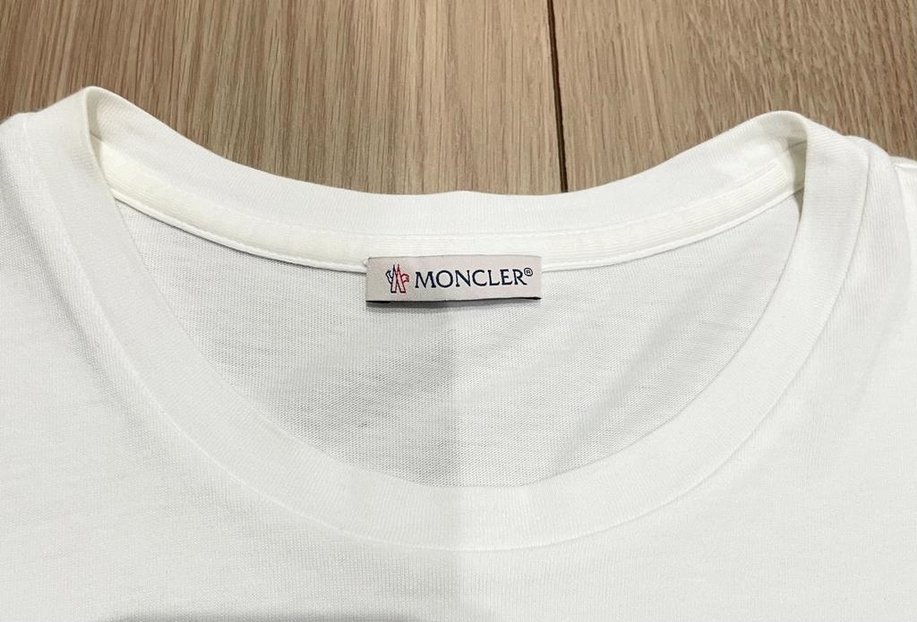 Подержанная женская футболка с коротким рукавом MONCLER