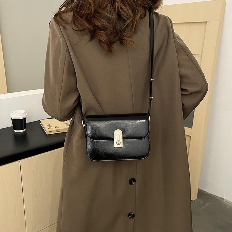 Retro Simple Niche Underarm Bag Women's 2025 New Versatile Small Square Bag Simple Shoulder Bag Messenger Bag