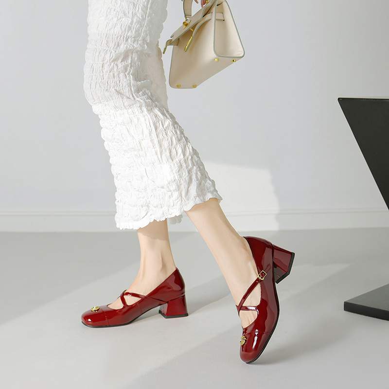 Krazing Pot Туфли-лодочки из овчины с квадратным носком и средним каблуком на осень и лето с металлическими цветами для женщин в стиле Мэри Джейн