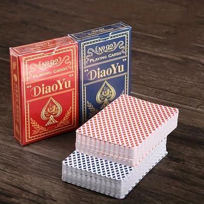 2 колоды карт и 9 кубиков, 1 колода из 56 бумажных игральных карт, набор настольных игр с шестигранными игральными кубиками