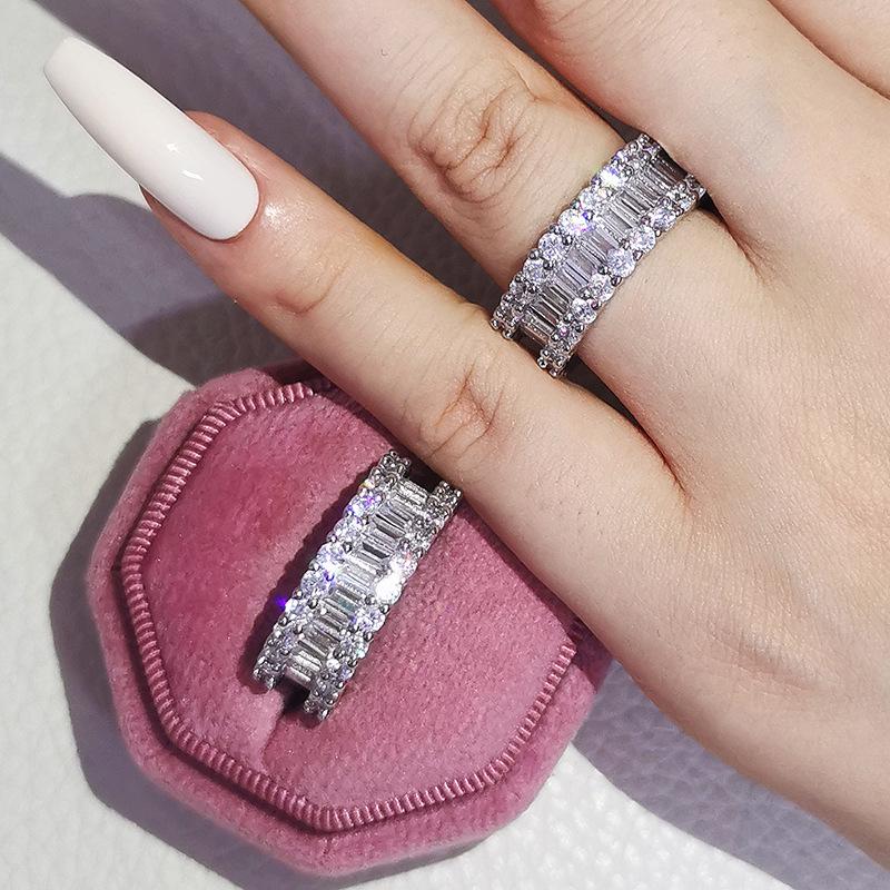 Роскошное многорядное кольцо с микроинкрустацией цирконами и бриллиантами - Phantom R4575