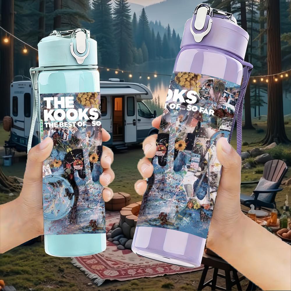 1PC Retro band grid collage print 750ml colorful plastic sports water bottle leakproof pop up lid with straw for outdoor work home use