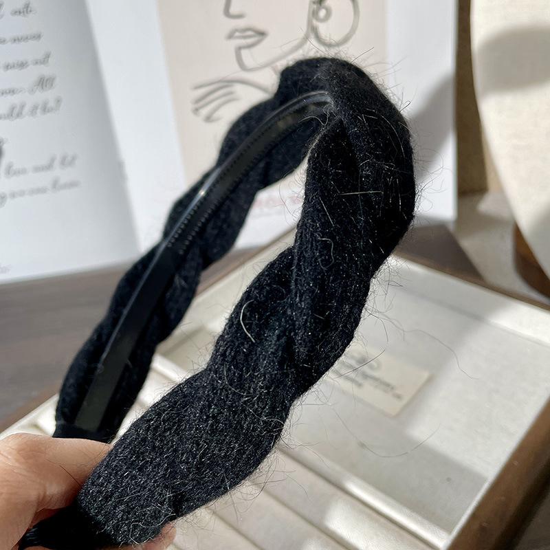 French Elegance Black Series Pearl Headband with Teeth - Autumn/Winter Collection