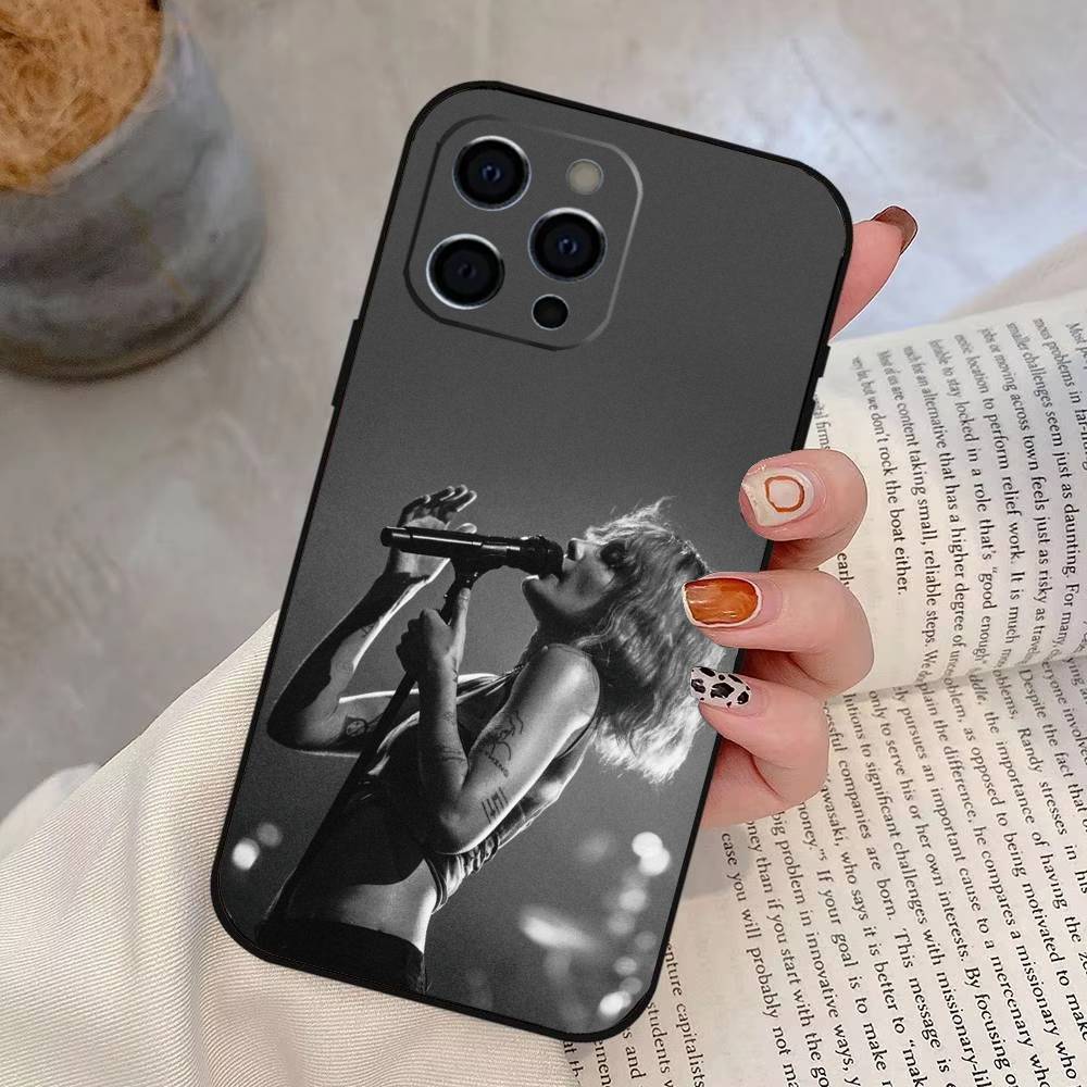 Чехол для телефона певицы Холзи Для iPhone 17, 16, 15, 14, 13, 12, 11 Plus, Pro Max, Другие Мягкий черный чехол