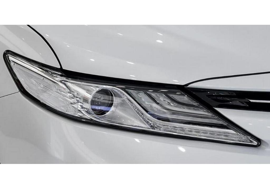 Декоративная рамка фары Toyota Camry 2018-2019 - Премиальная отделка