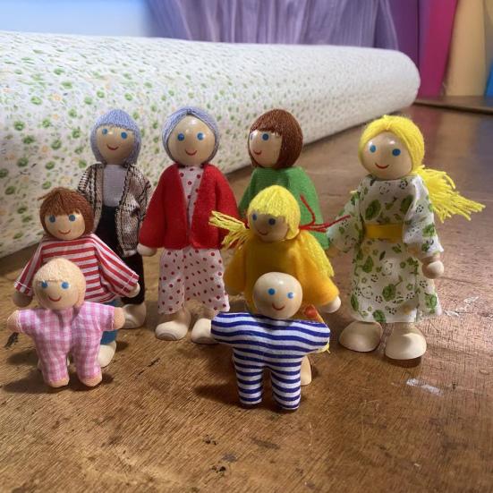 Кукольные домики Люди 8 Фигурки Семьи Деревянные Куклы Реалистичный Дизайн Подвижные Куклы для Творческой Игры Образовательные