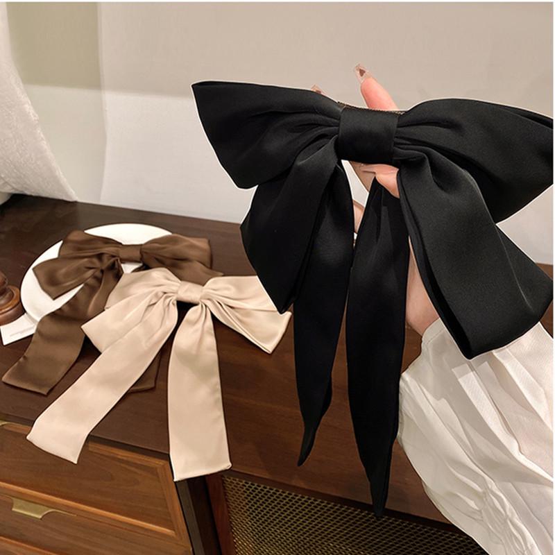 Моя муза! Элегантная заколка-бантик — новая заколка для хвоста 2022 года на осень/зиму