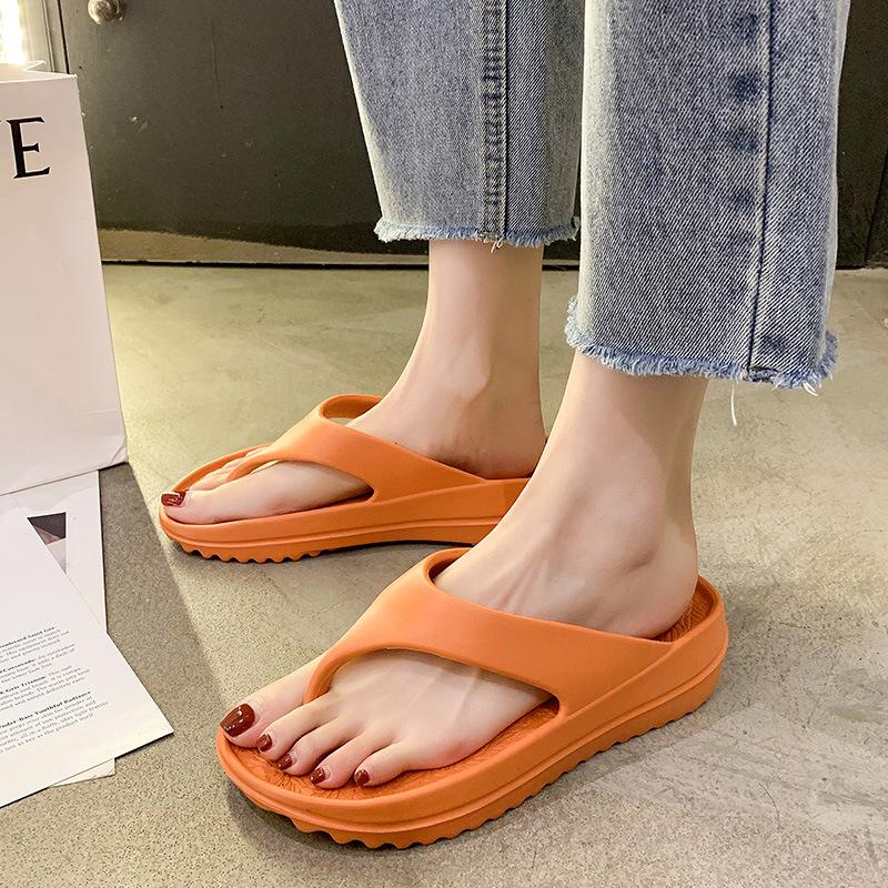 Новые женские тапочки, пляжные шлепанцы на толстой подошве, верхняя одежда, шлепанцы и тапочки Tide Summer Bathroom Non-slip
