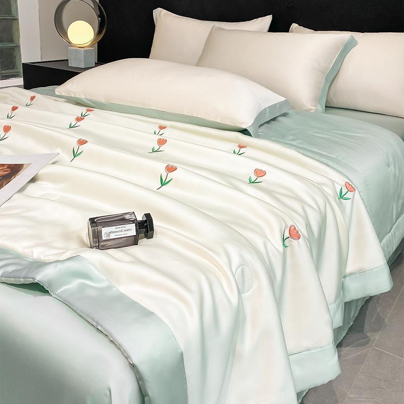 Mei Yun Ge Full Embroidery Series Water Washed Ice Silk Summer Quilt