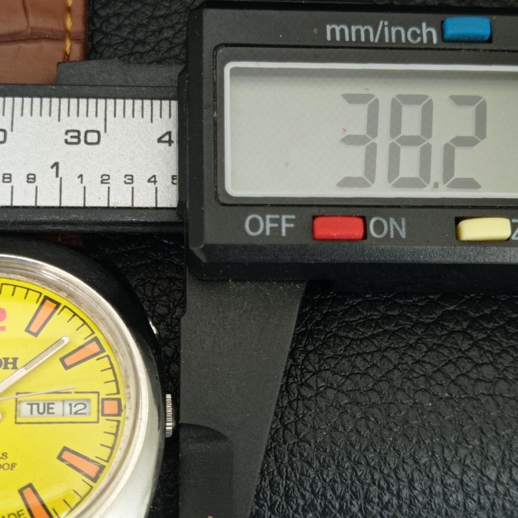 ЯПОНСКИЕ ВИНТАЖНЫЕ АВТОМАТИЧЕСКИЕ МУЖСКИЕ ЧАСЫ RICOH R31 ЖЕЛТОГО ЦВЕТА a707690-1