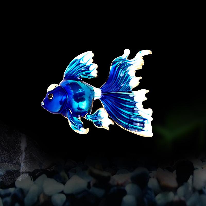 Брошь с золотой рыбкой, капающей масло, темперамент Кои, аксессуар