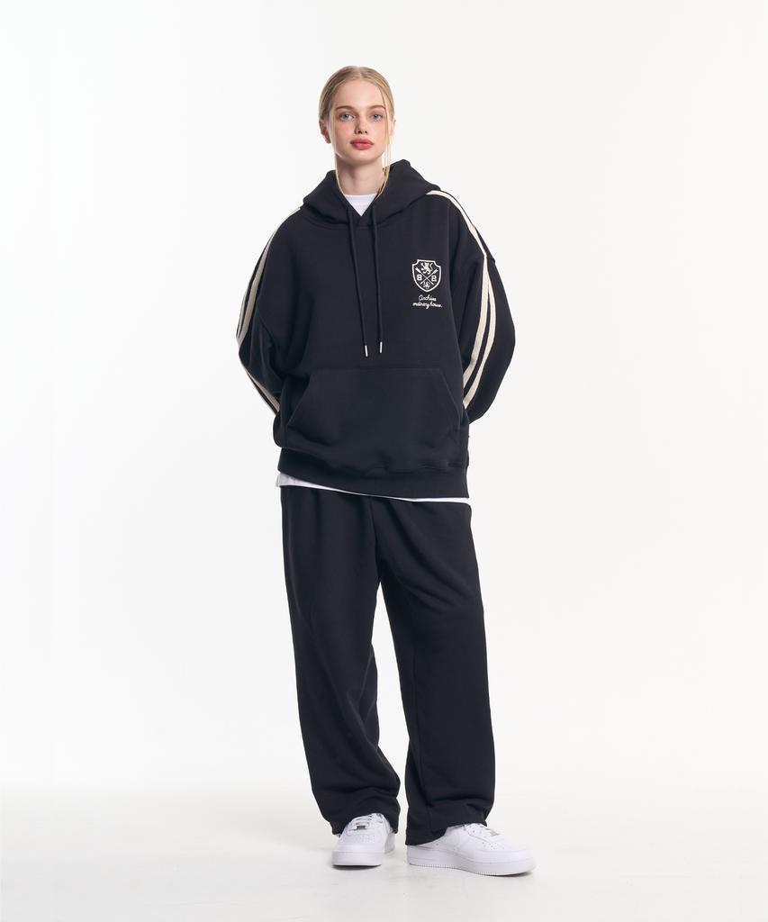 MOO [Fleece/Non-Fleece] Sporty Embroidered Single-Pleat Balloon Wide Track Pants - Black