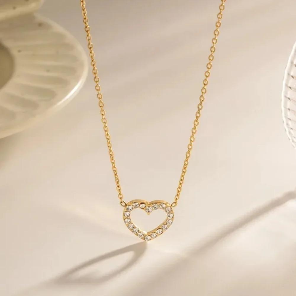 New Korean Heart Shaped Zircon Necklace Pendant Temperament Clavicle Chain for Women Birthday Party Jewelry Gifts
