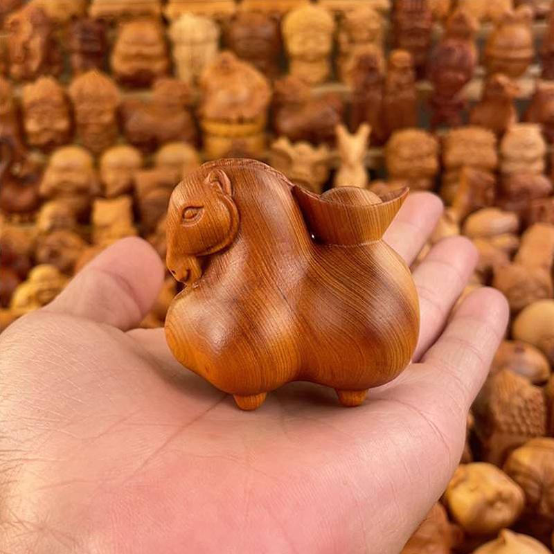 Handcrafted Wooden Tang Horse Ornament Carved Design Chinese Zodiac Horse Statue Home Office Car Desk Decor 2026 New Year