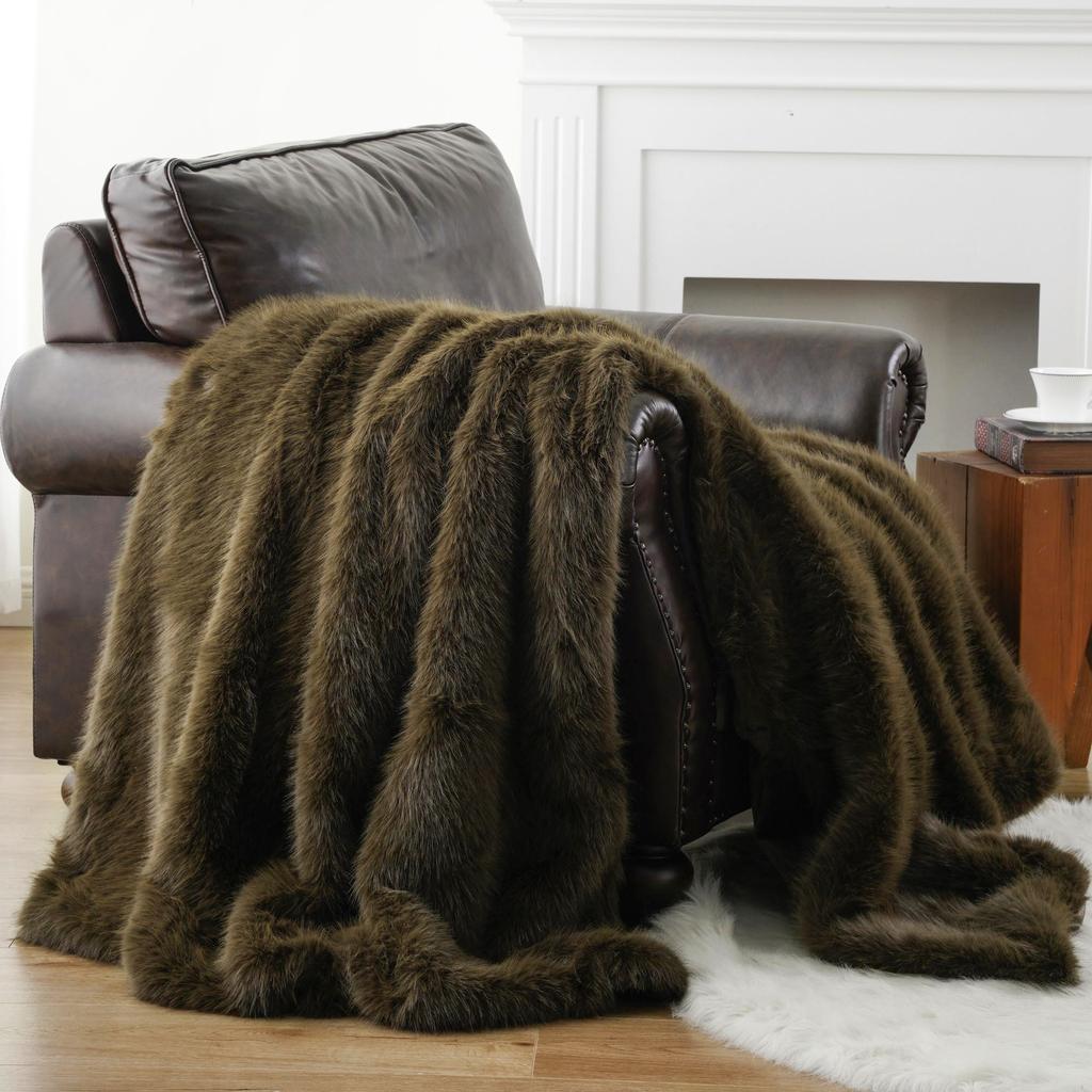 Battilo Fluffy Soft Blankets Luxury Fur Blanket for Bed Sofa Mink Faux Fur Throw and Blankets Large Warm Blanket for Home Decor