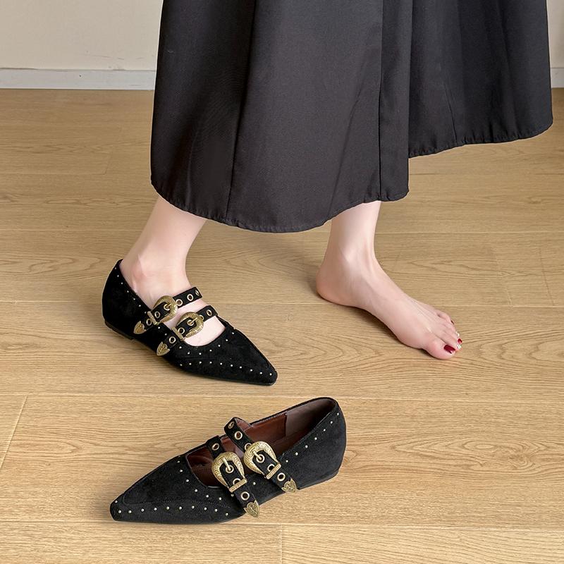 2025 Retro Rivet Pointed Toe Shallow Mouth Heightened Single Shoes 2025 New Flat French Evening Breeze Mary Jane Shoes