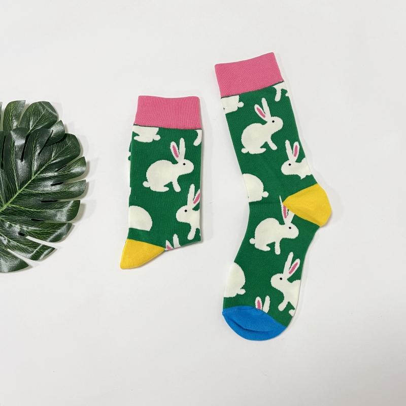 1 пара мультяшных милых носков до середины икры для женщин, с модным контрастным узором кролика, удобные, подходят для всех сезонов