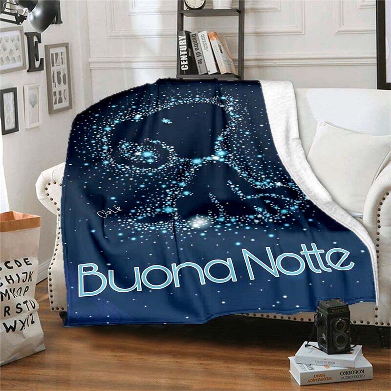 This adorable 3D Snoopy cartoon flannel blanket is comfortable and soft, perfect for use in bedrooms, beds, sofas, picnics, and