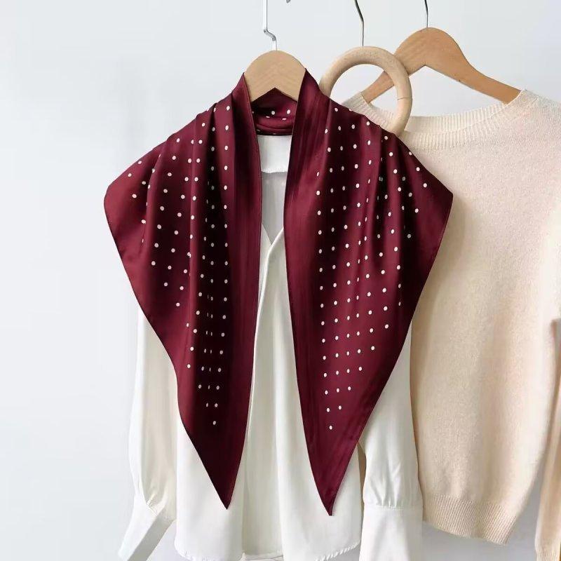 Retro simple and versatile big triangle scarf women's spring summer high-end feeling bag headscarf scarf shawl fart curtain decoration
