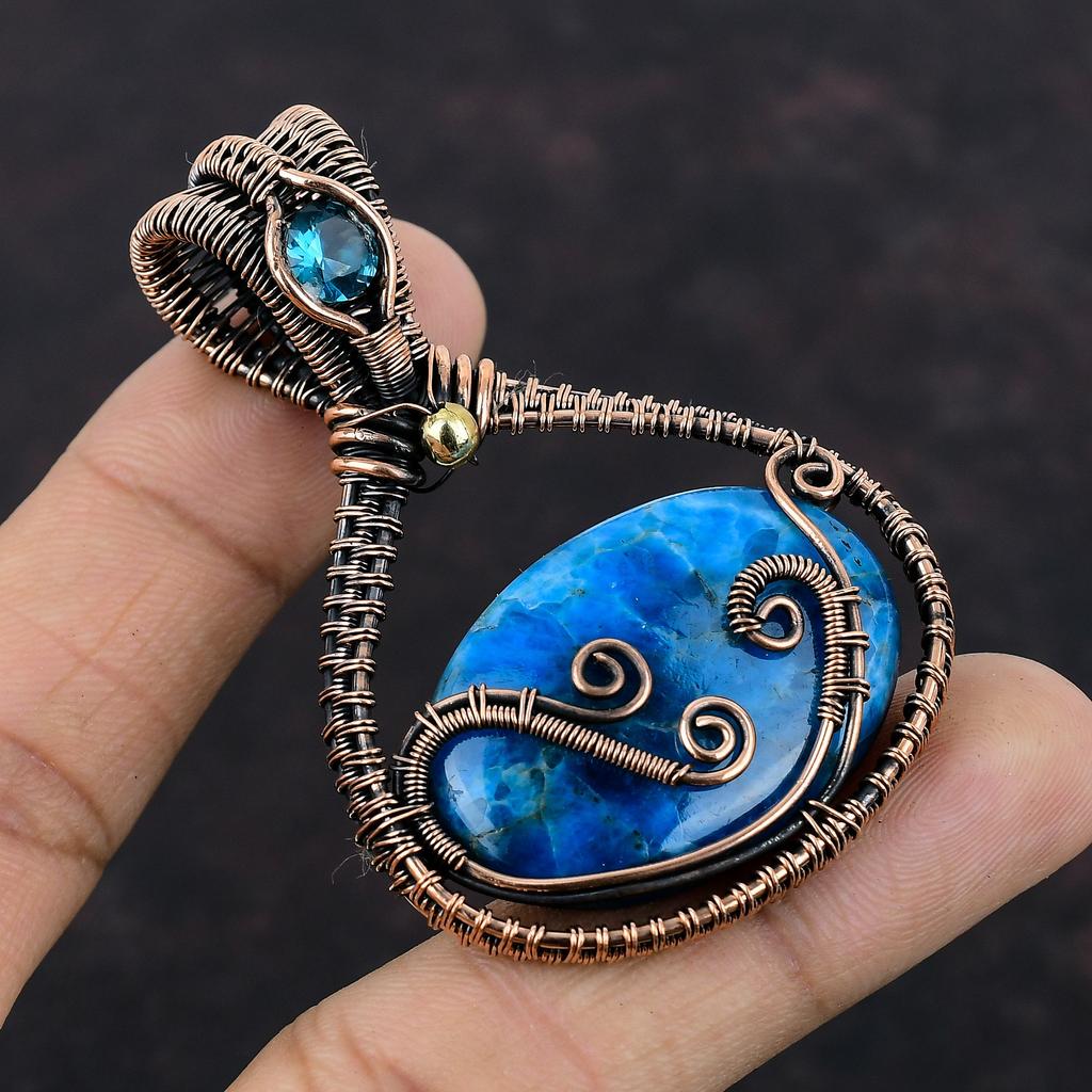 Неоновый апатитовый кулон, обернутый медной проволокой, ювелирное изделие ручной работы, швейцарский голубой топаз, медное ювелирное изделие для подарка, кулон из натурального драгоценного камня