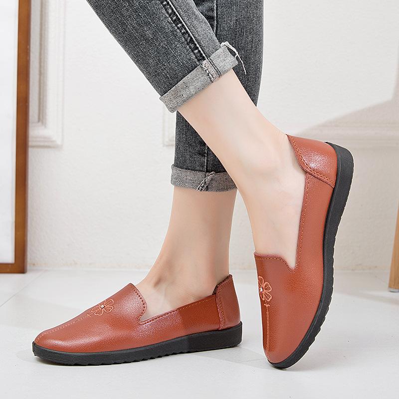 Обувь для мам. Мягкая подошва. Одиночные туфли для женщин среднего и пожилого возраста. Удобная и нескользящая обувь. Повседневная обувь для женщин.