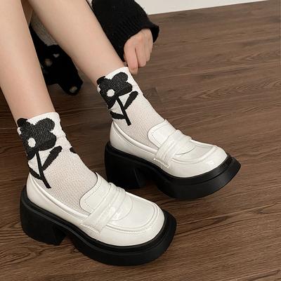 Французский темперамент маленькие кожаные туфли женские весна и осень 2025 новые толстые квадратные каблуки мокасины высокого класса взрыв одинарной обуви