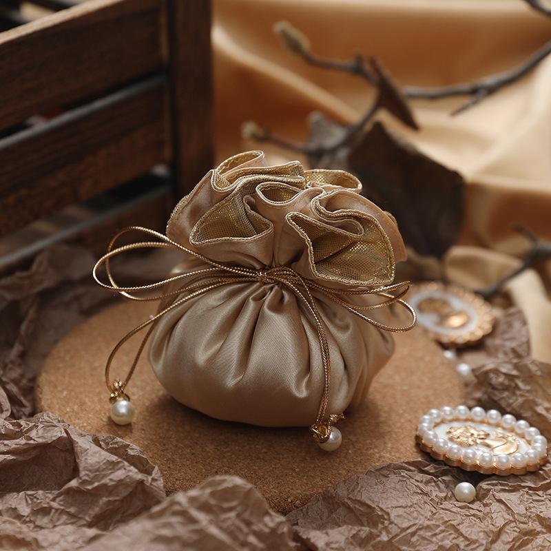 Роскошная упаковка Бархатный мешочек на шнурке Шелковый подарочный пакет для ювелирных изделий Свадебные конфетные коробки с жемчужной нитью Декор Сувенирный пакет Упаковка