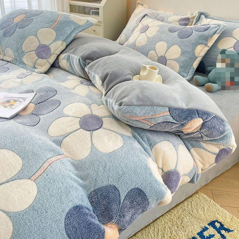 Cartoon Milk Velvet Four Piece Set Winter Three Piece Bedding Set with Velvet Children's Warm Thermal Storage Plush Quilt Cover