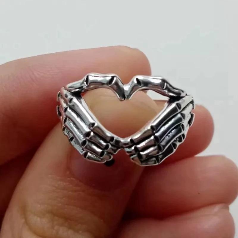 Vintage Woman Personality Hell Ghost Hand Ring Bohemia Punk Creative Palm Link Heart Rings Party Jewelry Gift