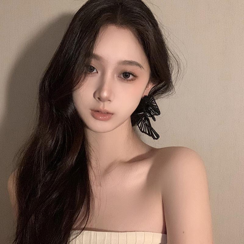 Серьги-кисточки 'Серебряная игла' из стекла, расклешенные, в виде утреннего цветка, модные спиральные серьги, нишевые, высокого класса, преувеличенные