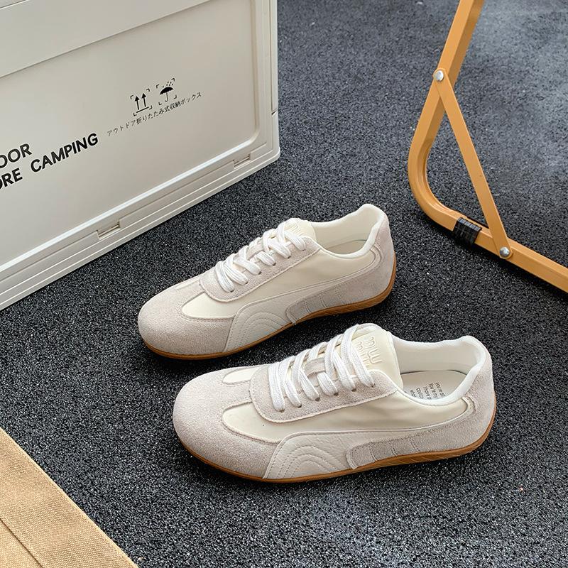 2025 маленькие белые туфли женские тренировочные повседневные кроссовки на шнуровке кроссовки спортивные универсальные туфли на плоской подошве ретро немецкие тренировочные туфли