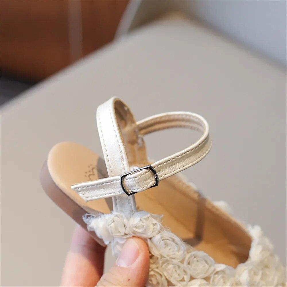 Сандалии для маленьких девочек. Удобная детская обувь принцессы с цветочным принтом. Мягкая подошва. Летние каникулы. Детская повседневная обувь для отдыха на море. Размер 24-34.