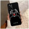 Рука держит Луну Пальцевое Сердце Чехол для Samsung Galaxy A36 A56 A16 A26 A06 A52 A53 A33 A13 A34 A54 A14 A15 A35 A55 A22 A32
