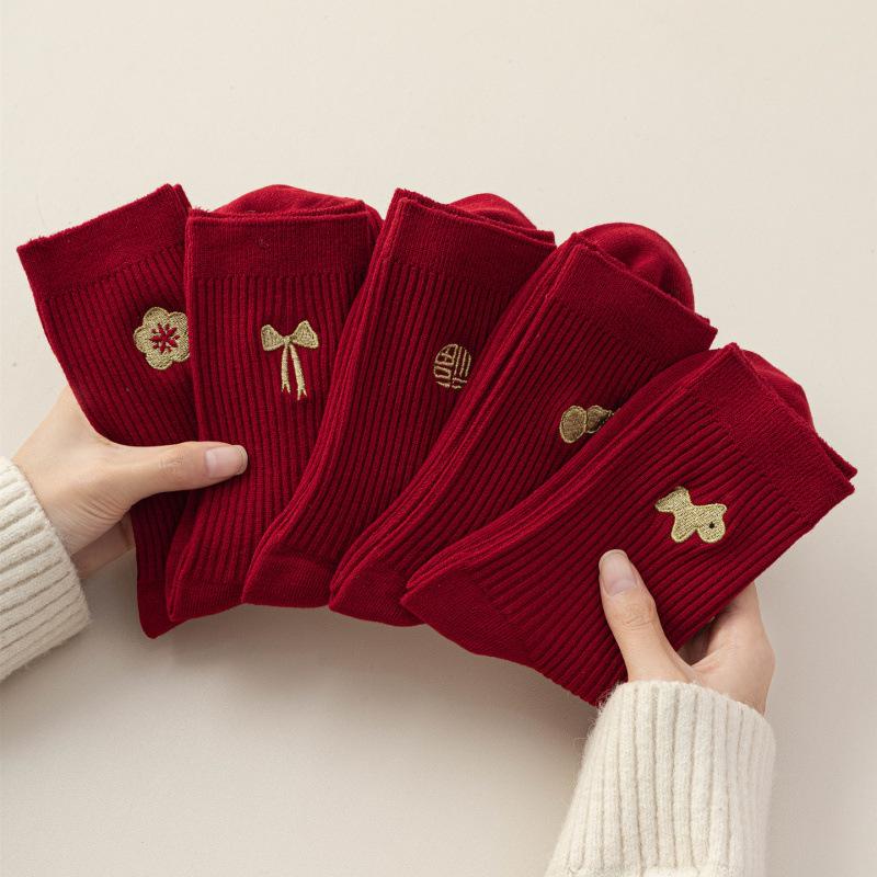 Носки Темно-красные с Лошадью Сезон Двухигольная Вышивка Свадьба Новый год 2026 Год Лошади Носки