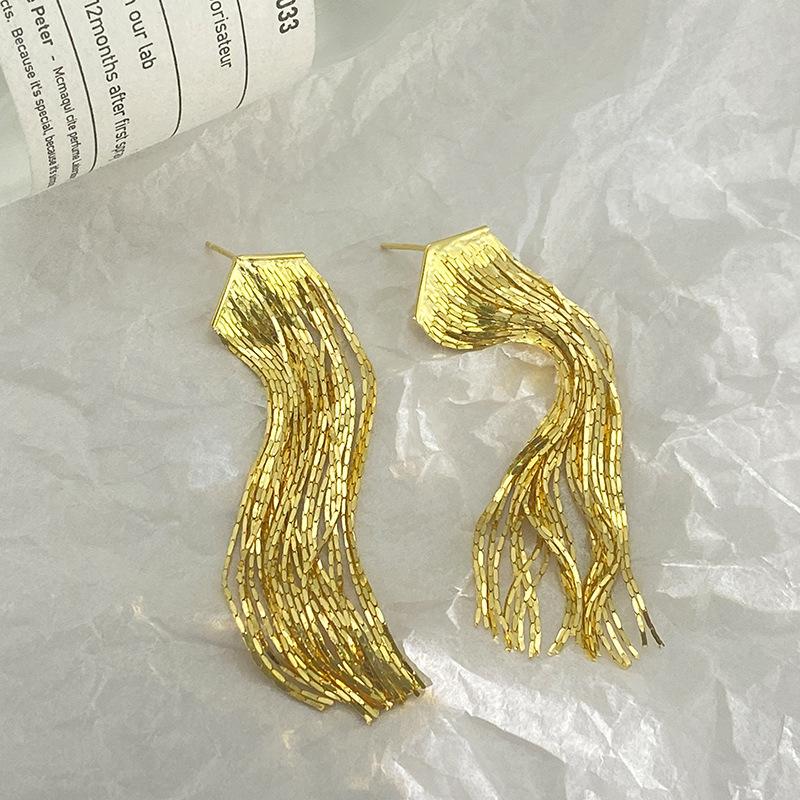 Rich Family's Daughter Tassel Earrings Long Line Waterfall Sparkling V-shaped Tassel Earrings